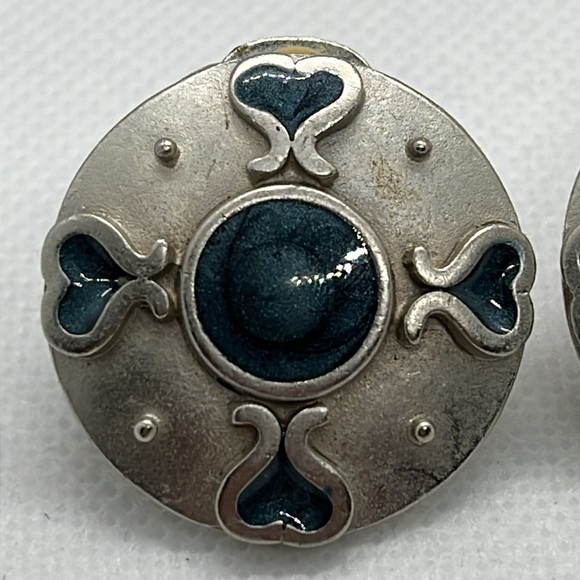 Women's Clip On Earrings Enameled Blue Hearts Silver Tone Circles Modern - Picture 3 of 10